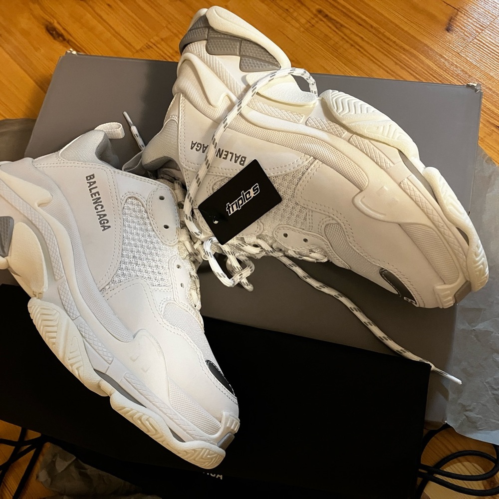 Brand new, never worn Triple S Sneaker Metallic Bicol Mesh